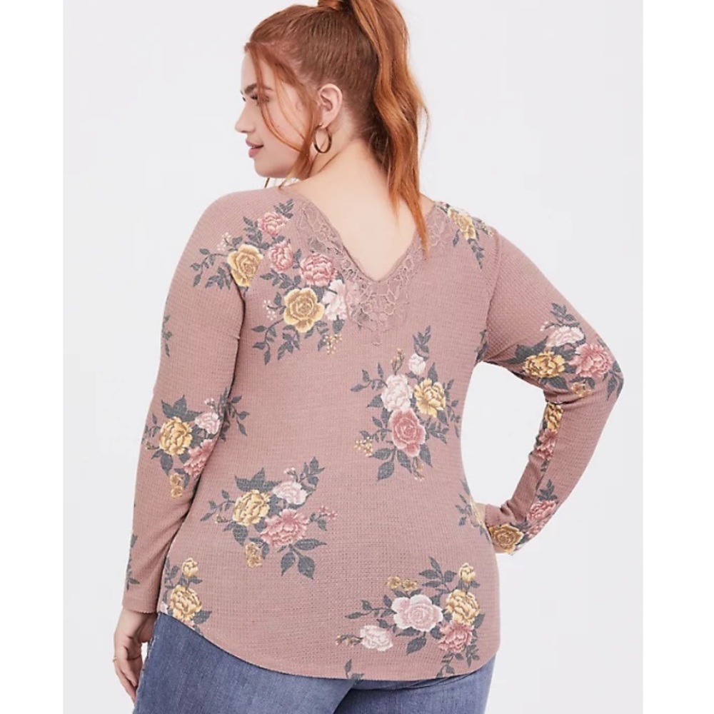 ๐ torrid Waffle Lace Detail Blouse - Picture 2 of 14